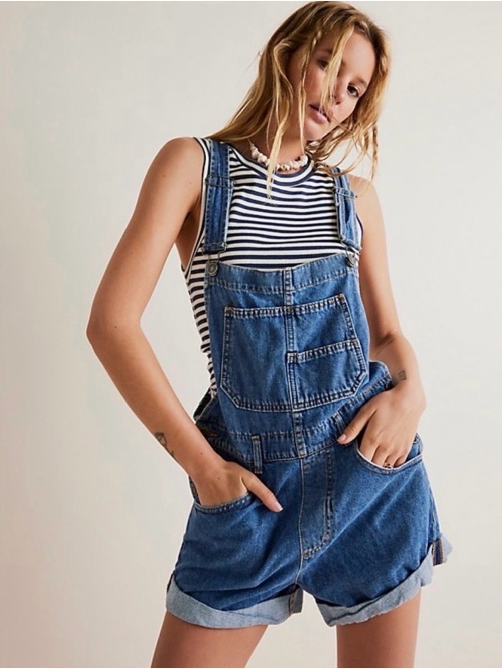FREE PEOPLE MANTRA ZIGGY DENIM SHORTALLS SIZE SMALL!! LIKE NEW!!